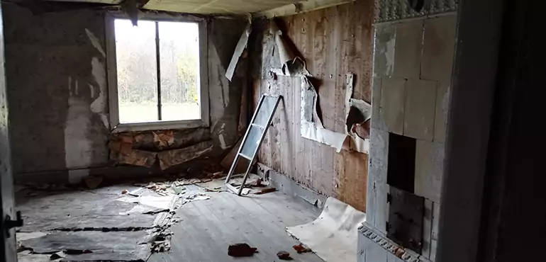 Why Selling a Distressed House Through Traditional Methods Fails in Wichita